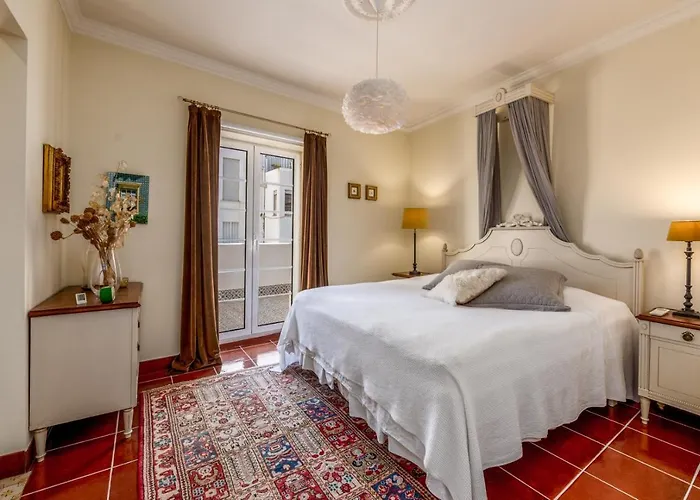 Casa Museu, By The Golden Church Lagos